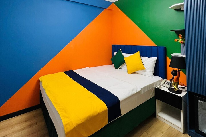 Room 35 of 65