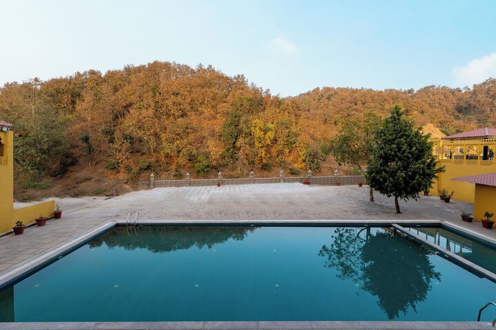 Pool 15 of 44