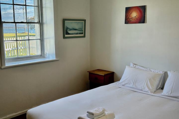 Room 34 of 179