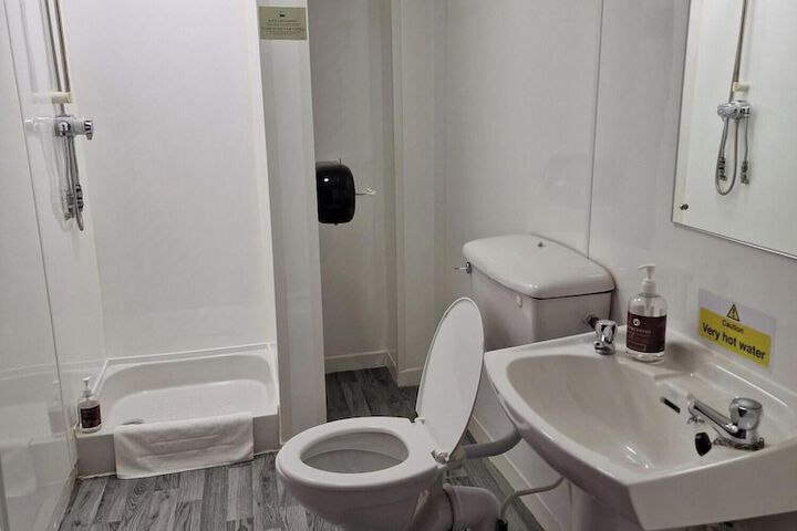 Room 8 of 22