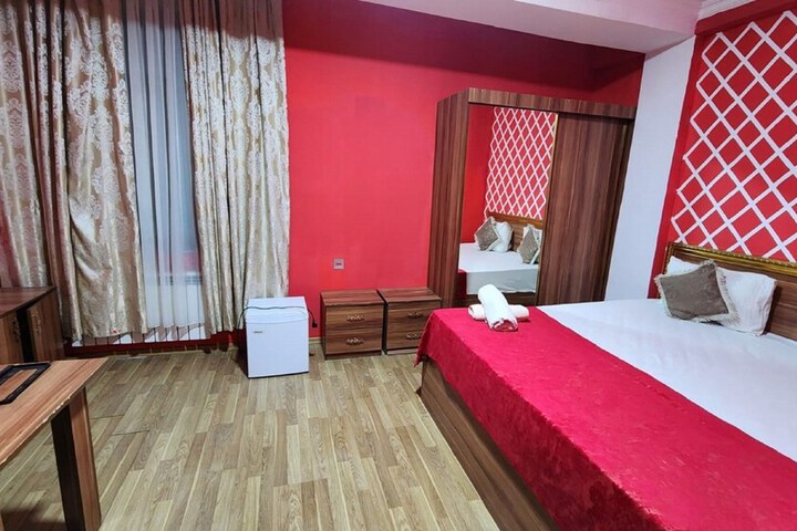 Room 72 of 105