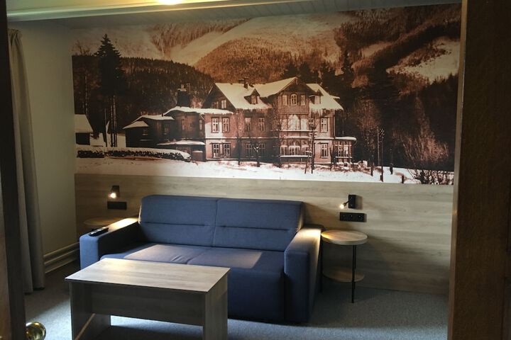 Room 17 of 81