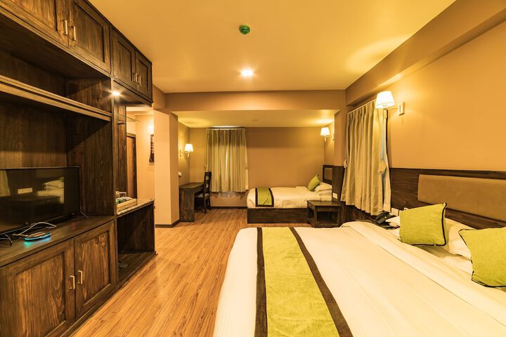 Room 8 of 14