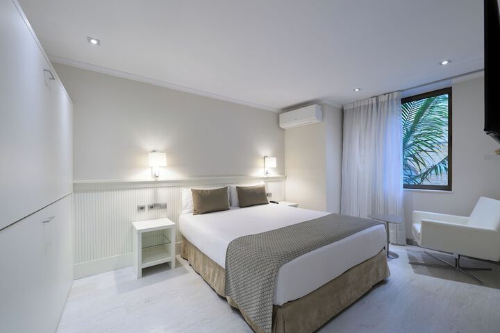 Room 21 of 49