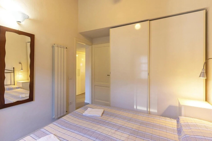 Room 5 of 19