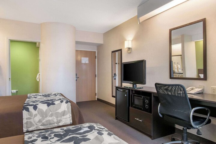 2 Double Beds (6 of 17)