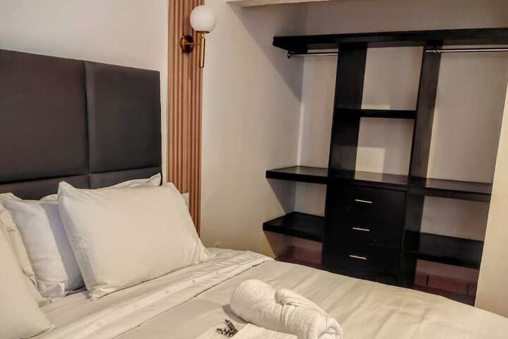 Room 8 of 65