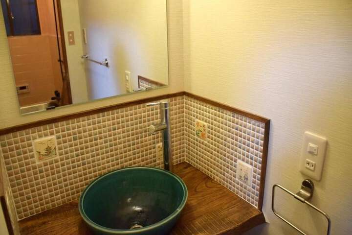 Room 16 of 23