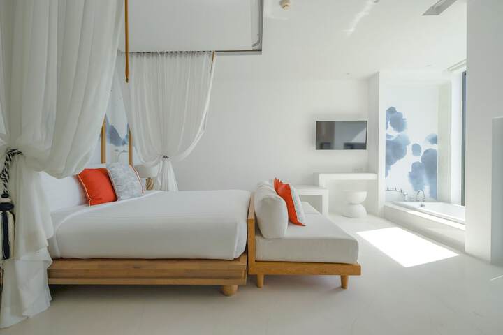 Room 29 of 143