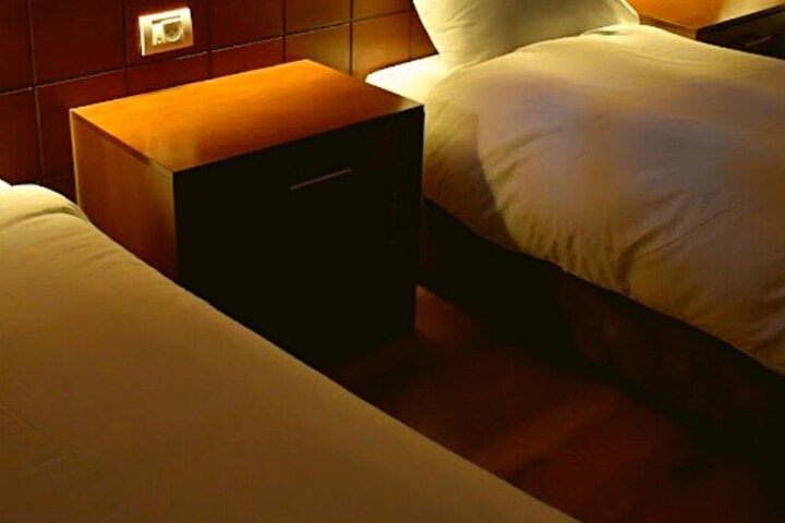 Room 25 of 68