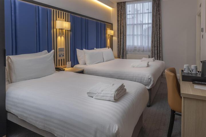 Room 32 of 109