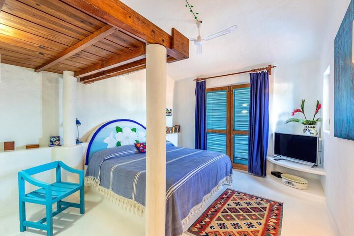 Room 6 of 28