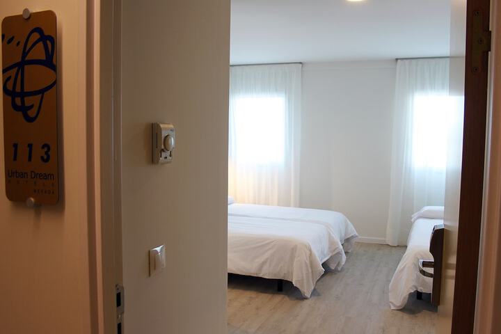 Room 8 of 65