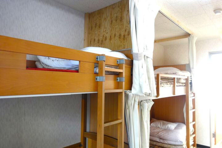 Room 7 of 24
