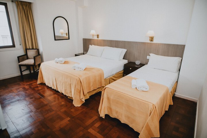 Room 10 of 34