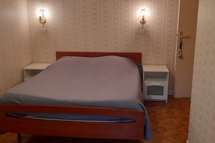Room 4 of 10