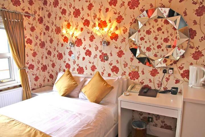 Room 12 of 71