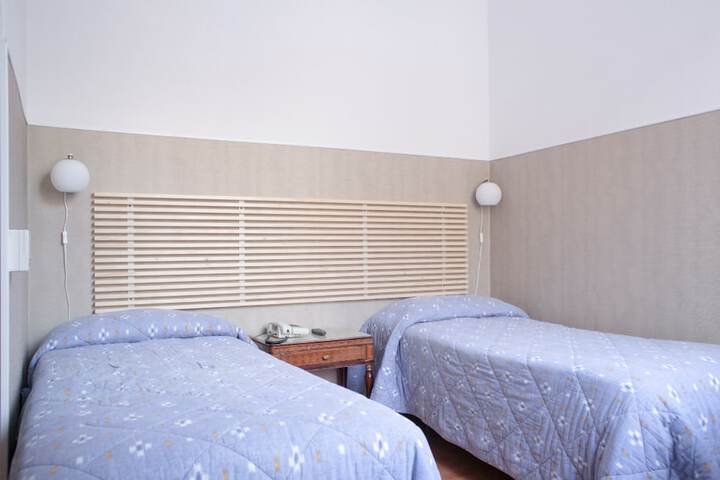 Room 6 of 22