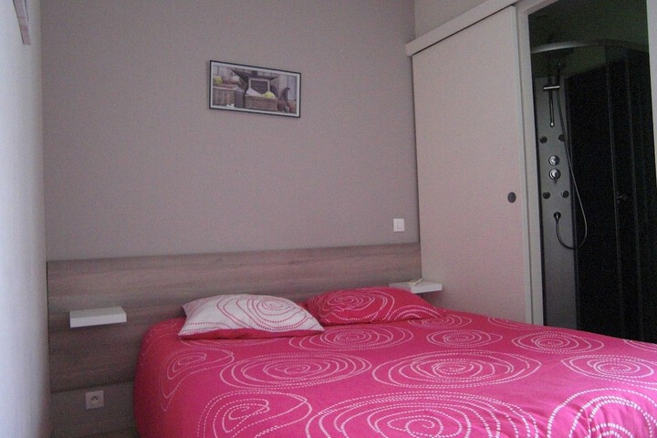 Room 15 of 32