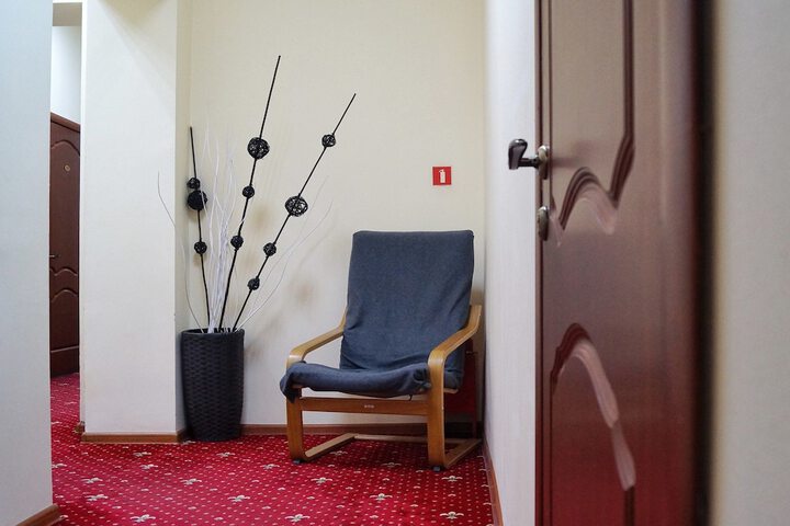 Ballroom/Hall 19 of 21