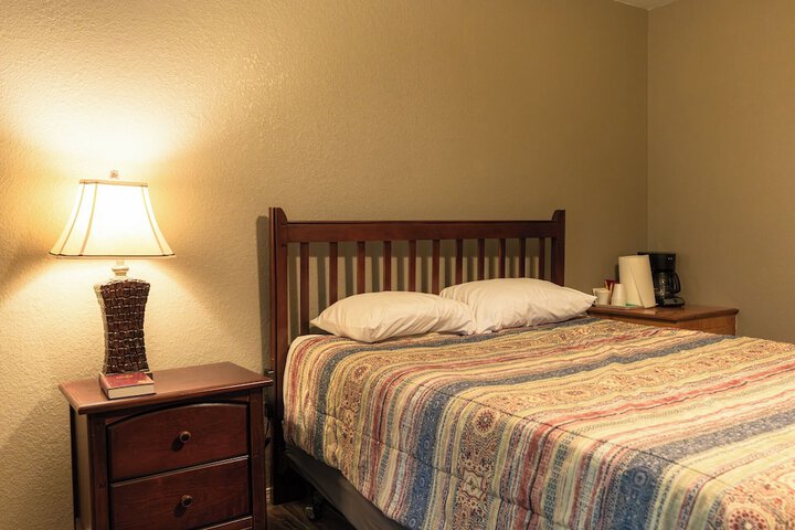 Room 305 of 917