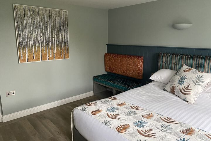 Room 5 of 32