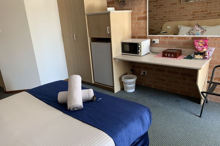 Room 12 of 68
