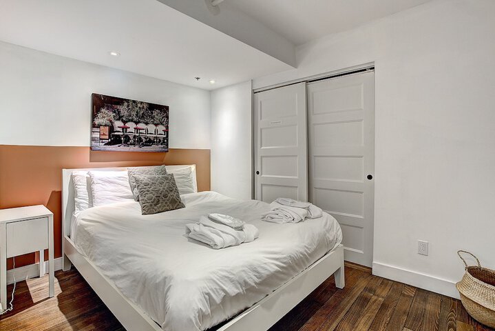 Room 12 of 104