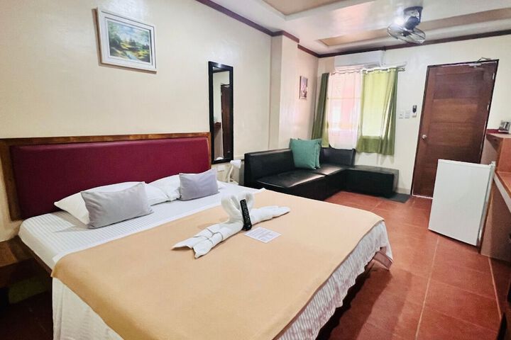 Room 28 of 122
