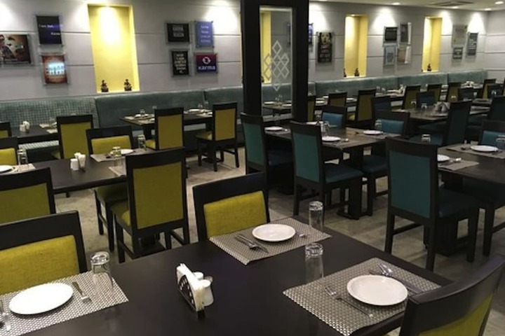 Dining 38 of 43