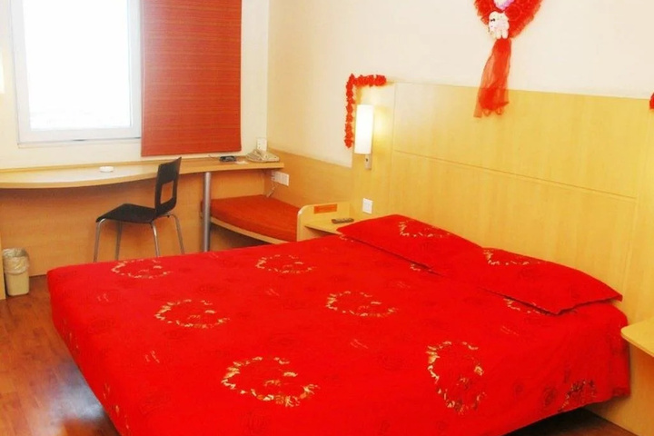 Room 3 of 22