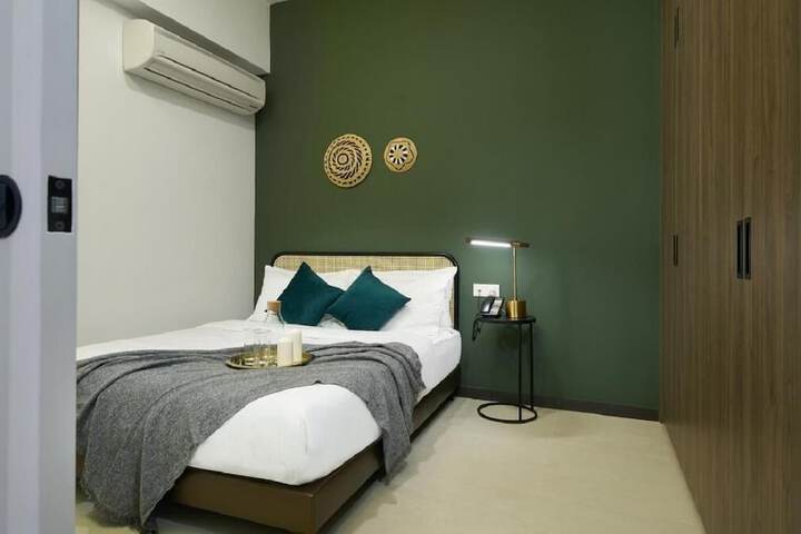 Room 5 of 43