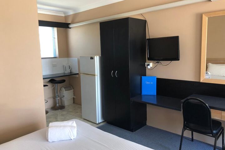 Room 8 of 41
