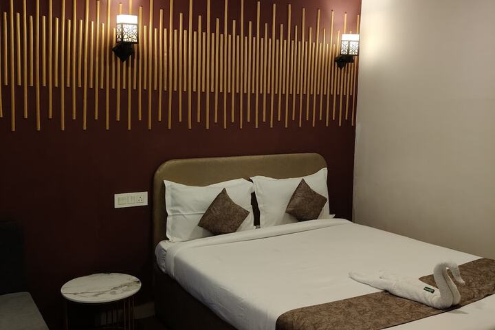Room 4 of 30
