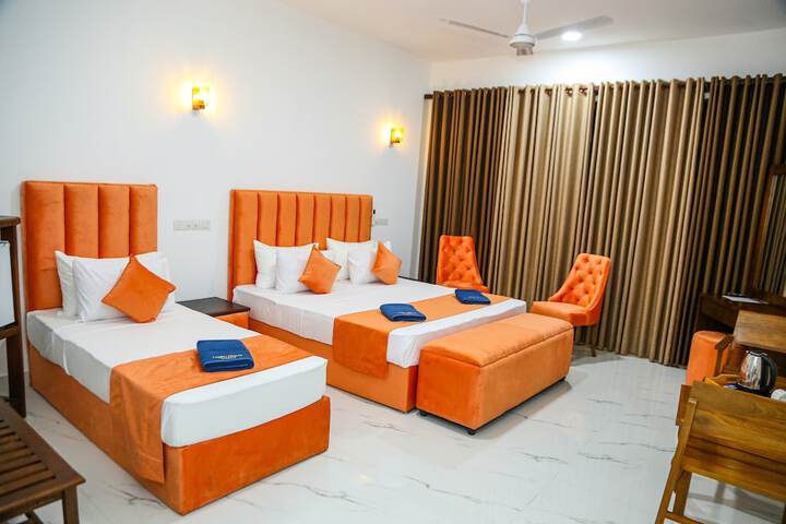 Room 5 of 14