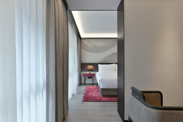 Room 15 of 46