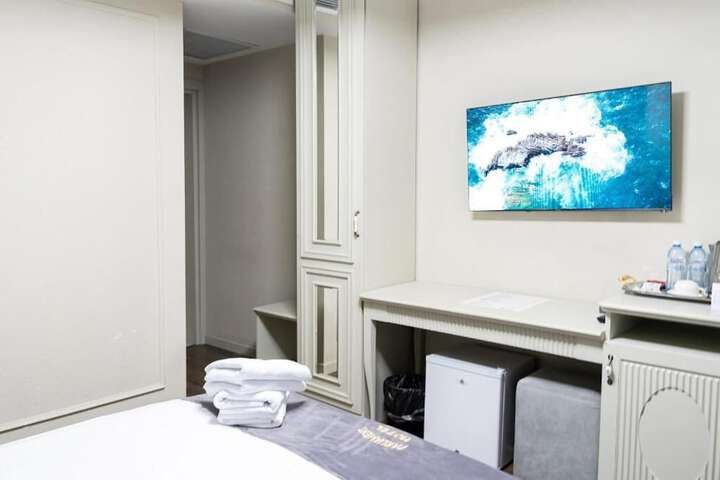 Room 46 of 84