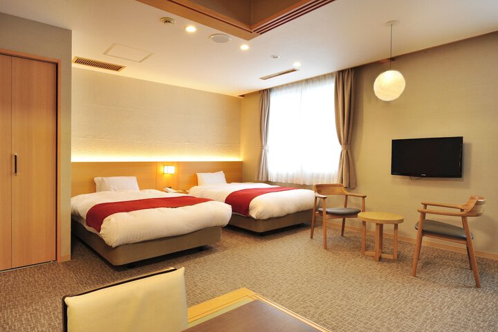 Room 17 of 105