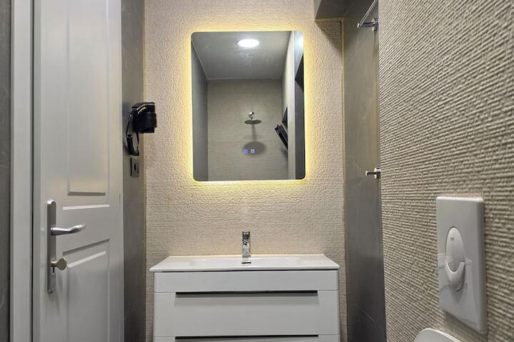 Room 44 of 54