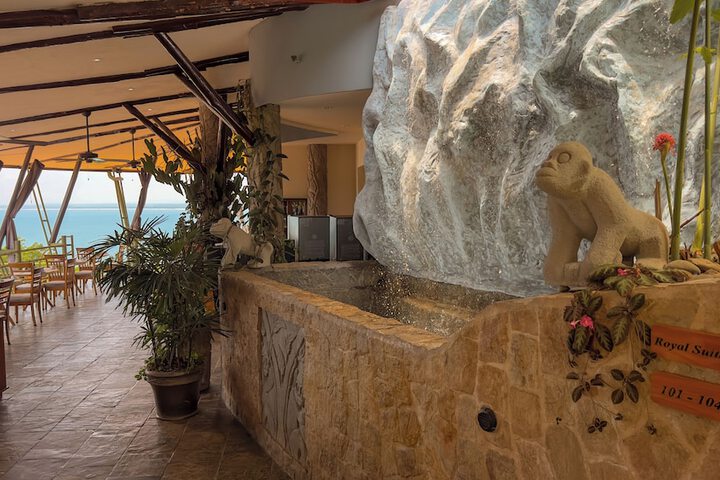 Hotel 2 of 103
