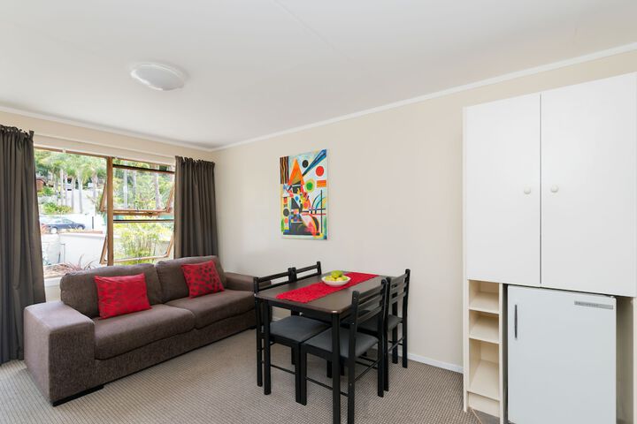 Room 16 of 36