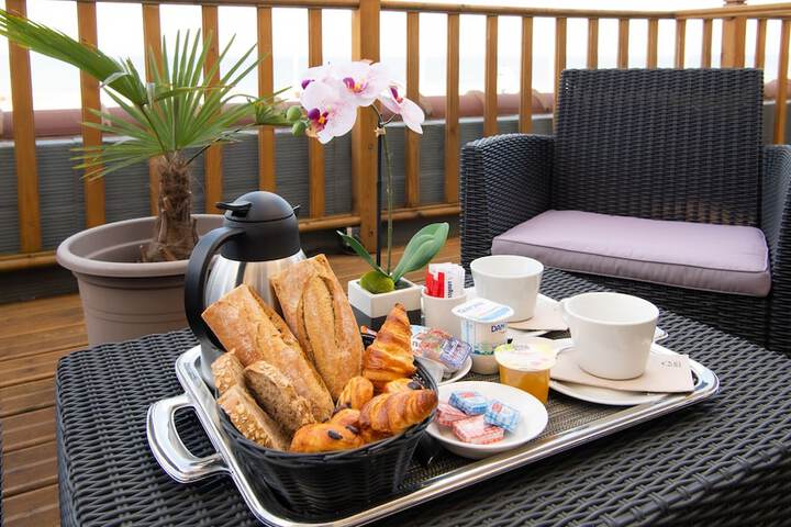 Breakfast/Coffee Service 56 of 67