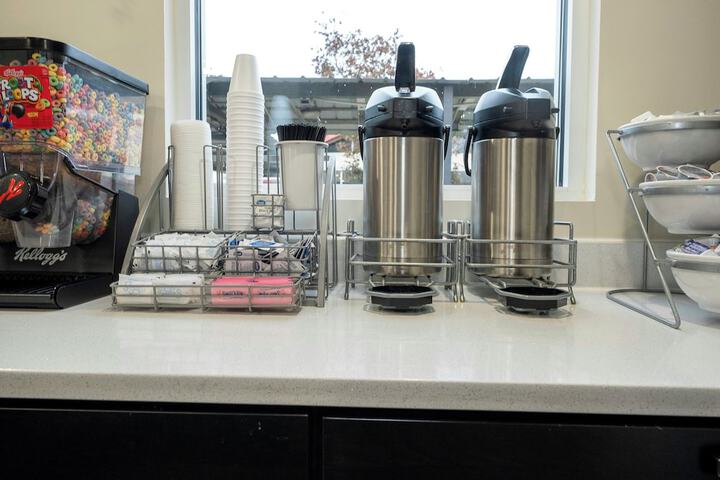 Breakfast/Coffee Service 28 of 33