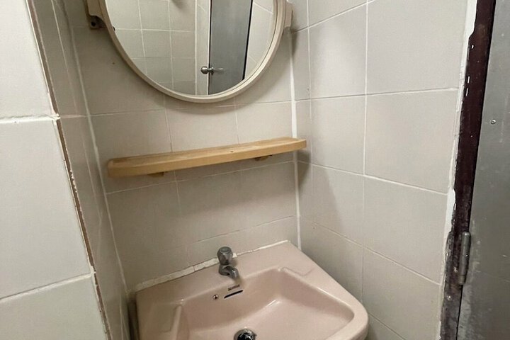 Room 49 of 58