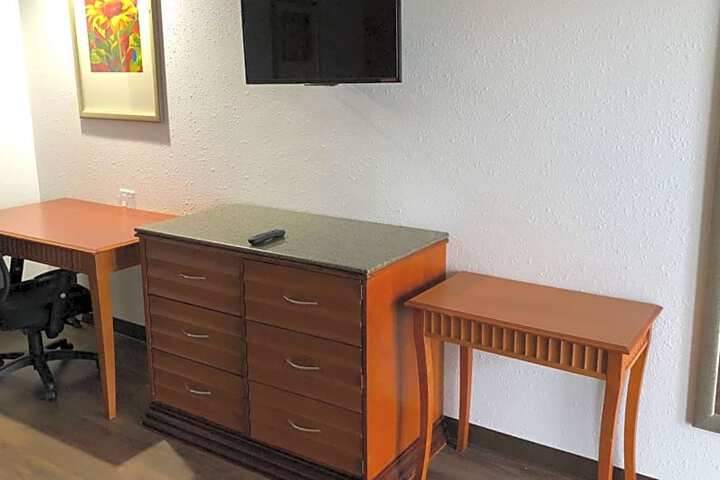 Photo 10
