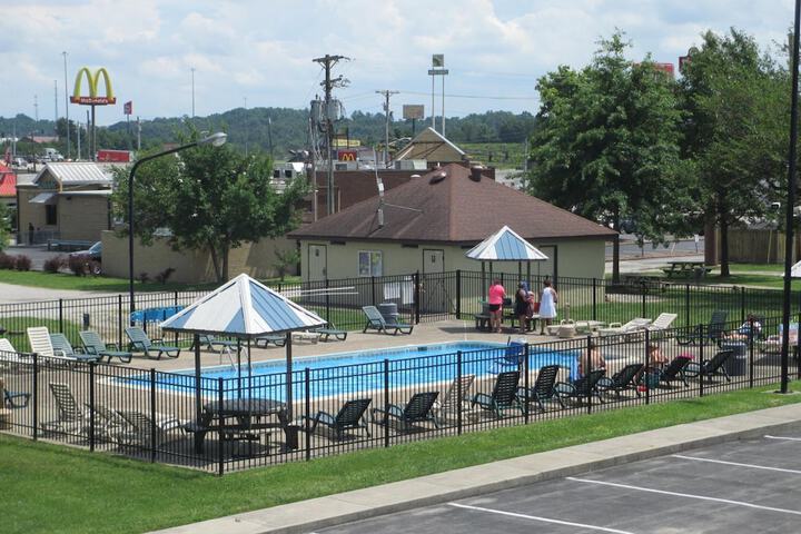 Pool 11 of 26