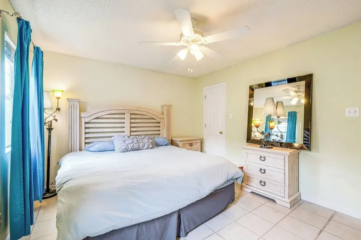 Room 2 of 16
