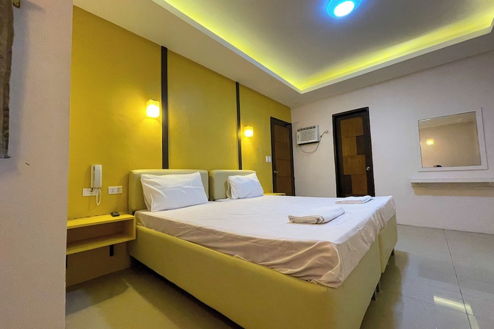 Room 6 of 35