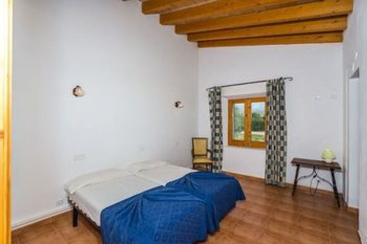 Room 10 of 37