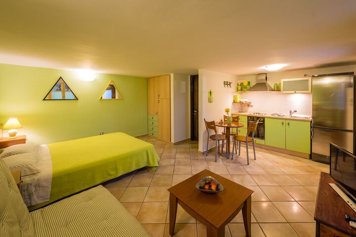 Room 2 of 49